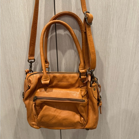 Wanderers Travel Co. Tan Leather Crossbody Bag - Picture 11 of 12